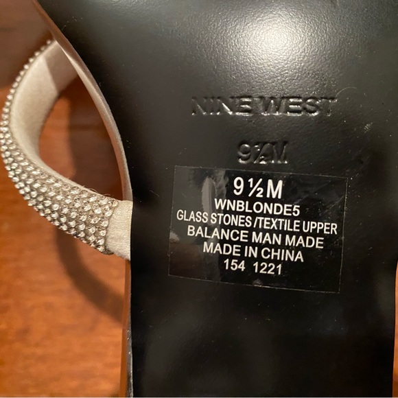 Nine West Metallic Silver heeled slide sandal with diamond cross straps - Picture 4 of 5